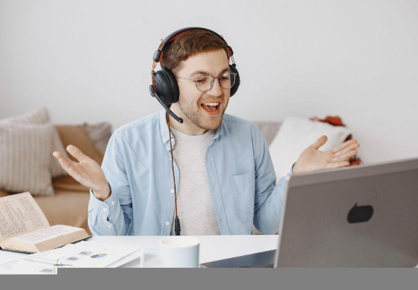 How Technology Improves Communication