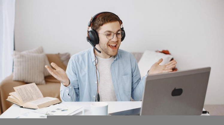 How Technology Improves Communication